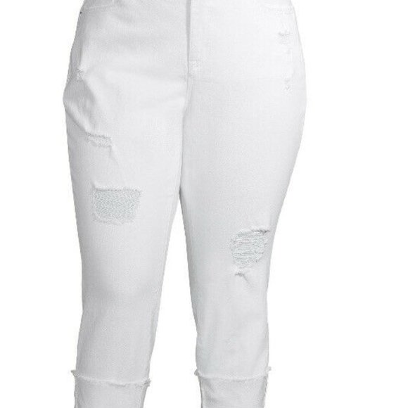 Terra & Sky Women's Plus Size Skinny Denim Capri - Picture 2 of 7